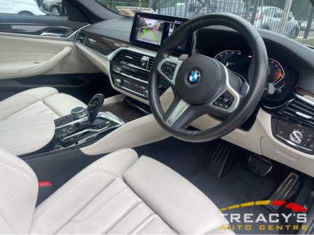 2022 BMW 5-Series - photo 4