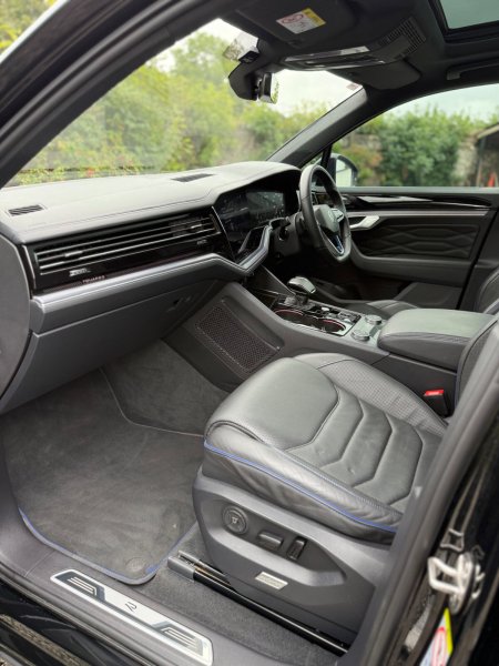 2024 Volkswagen Touareg - photo 42