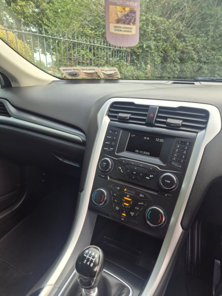 2015 Ford Mondeo - photo 10