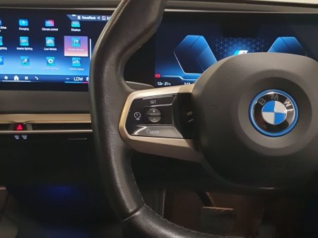 2023 BMW iX - photo 17