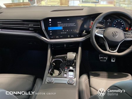 2026 Volkswagen Touareg - photo 4