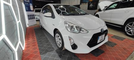 2017 Toyota Aqua - photo 4