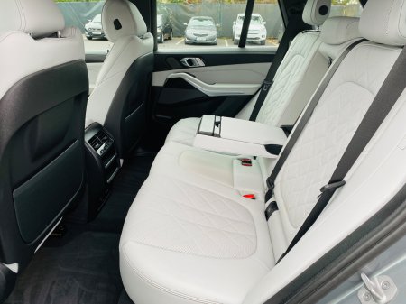 2025 BMW X5 - photo 22
