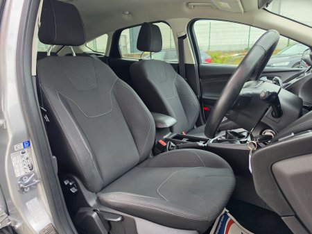 2015 Ford Focus - photo 28