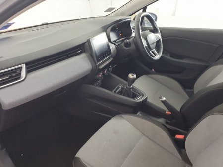 2025 Renault Clio - photo 9