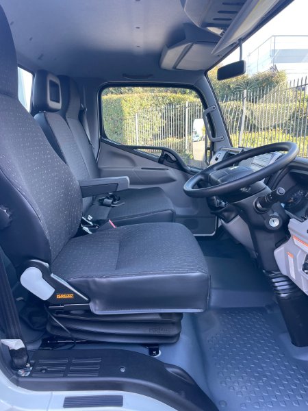2026 Mitsubishi Canter - photo 6