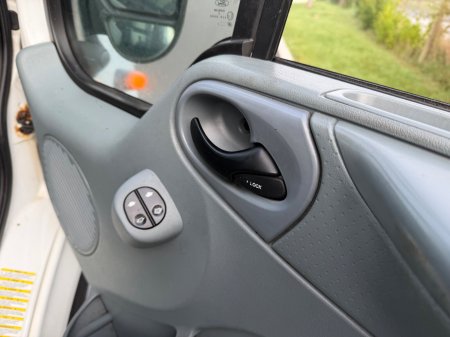 2011 Ford Transit - photo 9