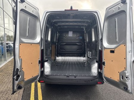 2026 Nissan Interstar - photo 9