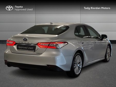 2021 Toyota Camry - photo 2