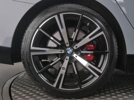 2025 BMW 5-Series - photo 14