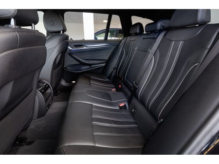 2022 BMW 5-Series - photo 23