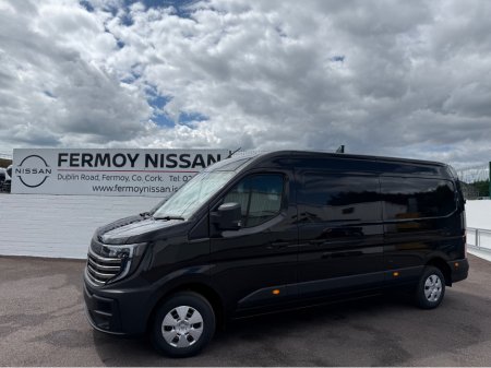 2027 Nissan Interstar - photo 13