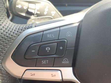 2024 Volkswagen Tiguan - photo 25