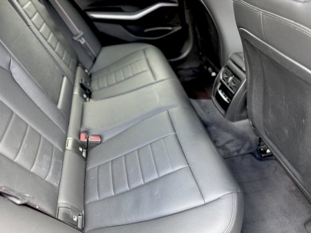 2022 BMW 3-Series - photo 14