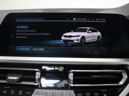 2022 BMW 3-Series - photo 22