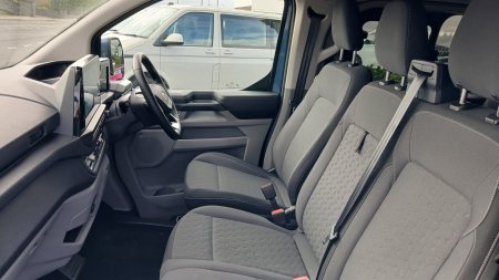 2025 Ford Transit Custom - photo 6