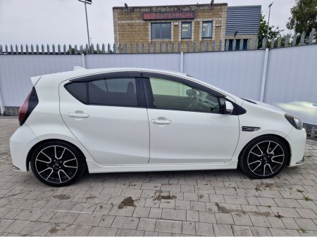 2015 Toyota Aqua - photo 13