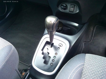 2015 Toyota Yaris - photo 8
