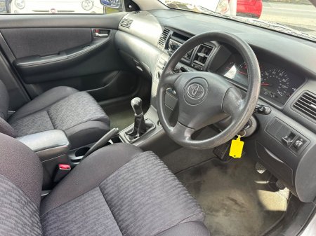2004 Toyota Corolla - photo 6