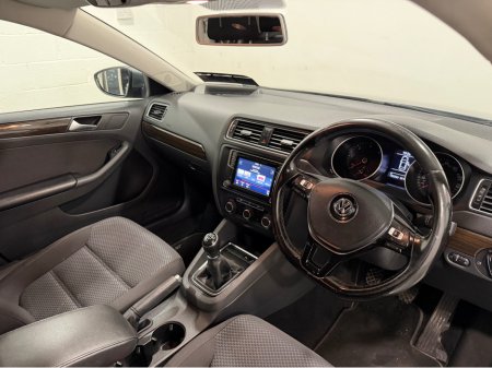 2016 Volkswagen Jetta - photo 31