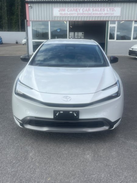 2023 Toyota Prius - photo 2