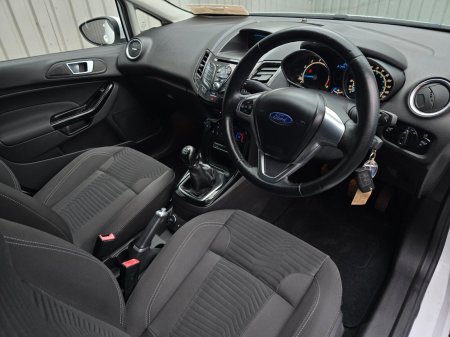 2015 Ford Fiesta - photo 12