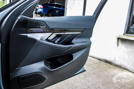 2024 BMW 5-Series - photo 31