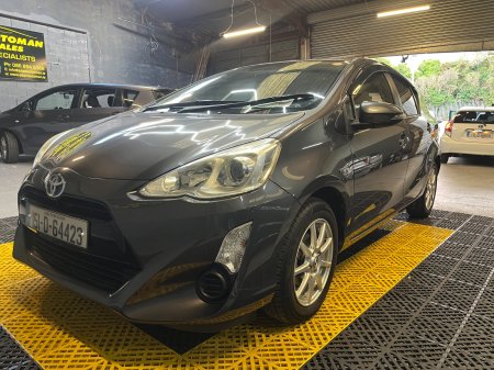 2015 Toyota Aqua - photo 2