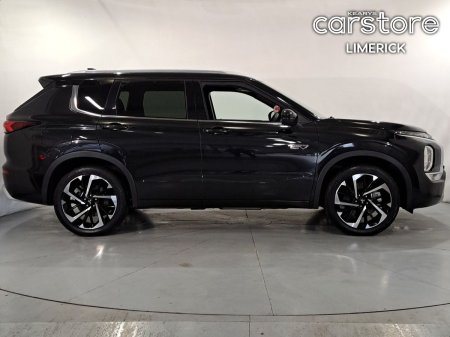 2023 Mitsubishi Outlander - photo 2