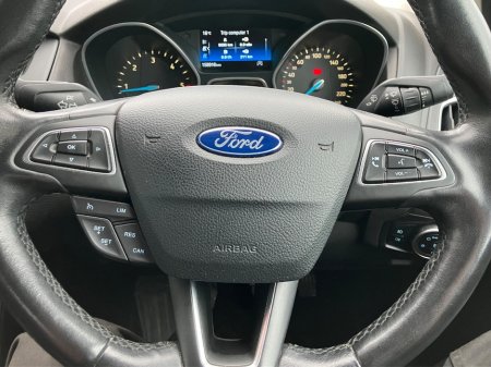 2016 Ford Focus - photo 17