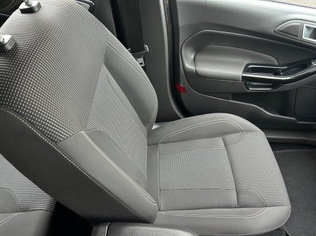 2017 Ford Fiesta - photo 13