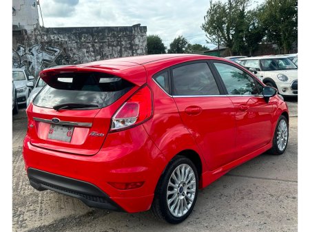 2015 Ford Fiesta - photo 4
