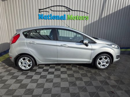 2016 Ford Fiesta - photo 2