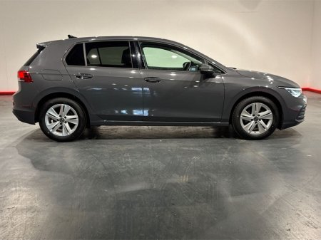 2023 Volkswagen Golf - photo 2