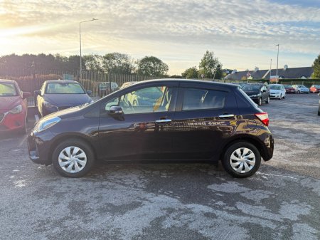 2017 Toyota Vitz - photo 9