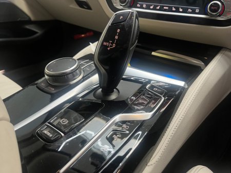 2021 BMW 5-Series - photo 12