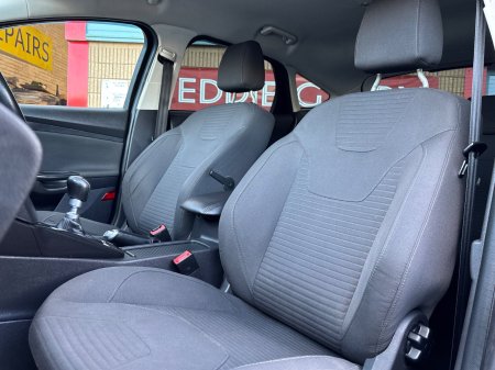 2016 Ford Focus - photo 17