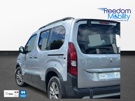 2023 Peugeot Rifter - photo 3