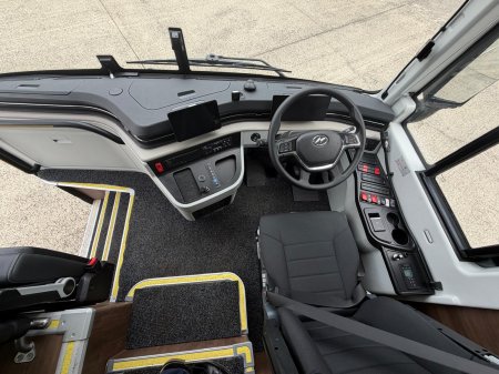 2026 Higer V12 XL - photo 6