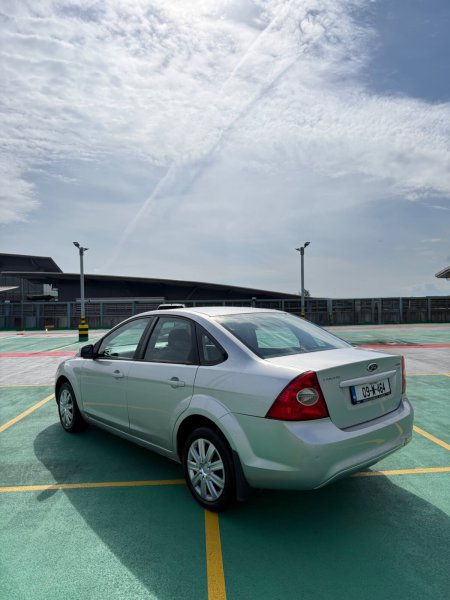 2009 Ford Focus - photo 4
