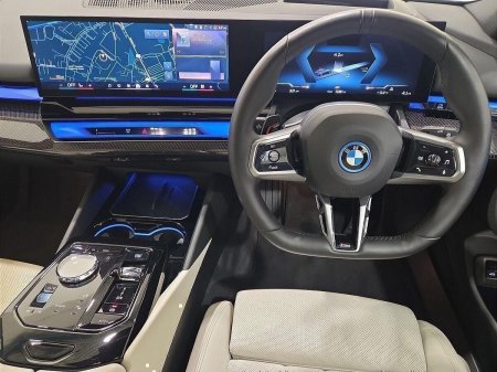 2025 BMW i5 - photo 5