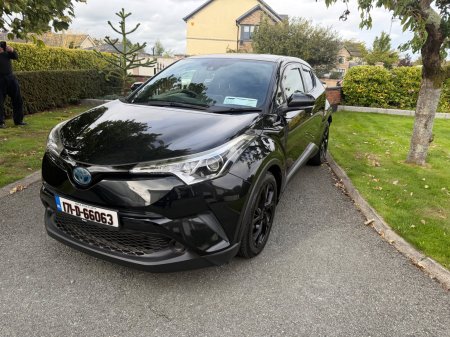 2017 Toyota C-HR 1.8 HYBRID LUNA
