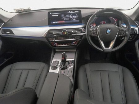2023 BMW 5-Series - photo 4