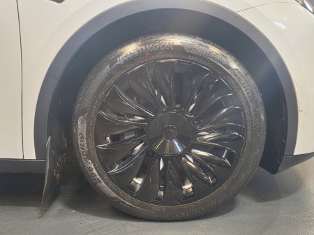 2023 Tesla Model Y - photo 15
