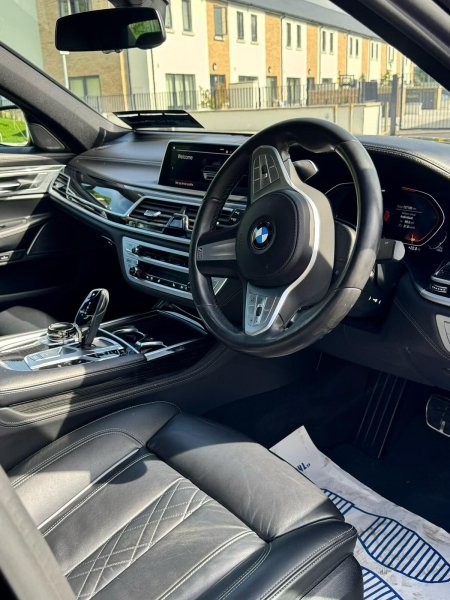 2020 BMW 7-Series - photo 2