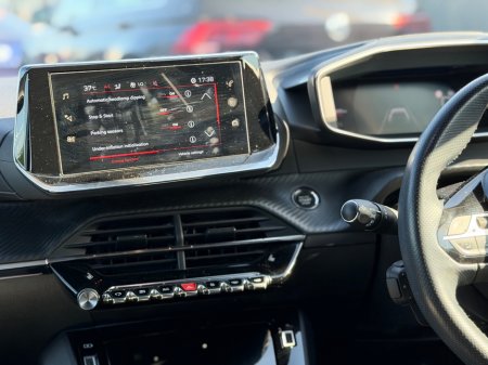 2021 Peugeot 208 - photo 21