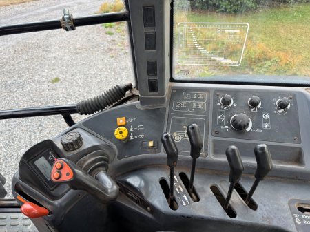 1999 New Holland 8160 - photo 14