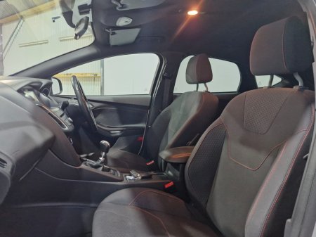 2018 Ford Focus - photo 22