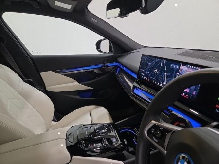 2025 BMW i5 - photo 12