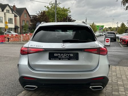 2025 Mercedes-Benz GLC - photo 5